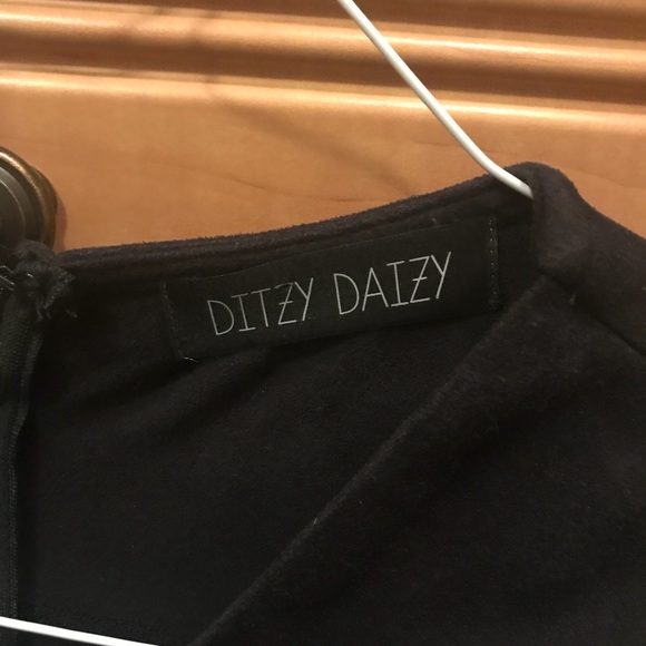 Ditzy daisy romper - Picture 2 of 4